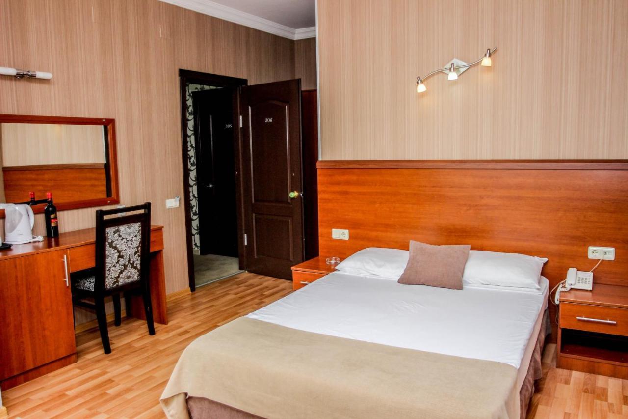 باتومي Hotel Istanbul المظهر الخارجي الصورة