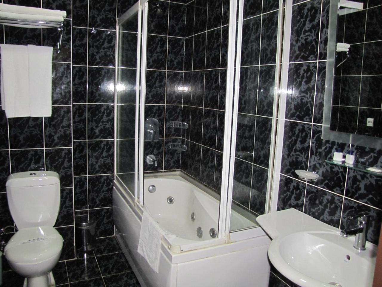 باتومي Hotel Istanbul المظهر الخارجي الصورة