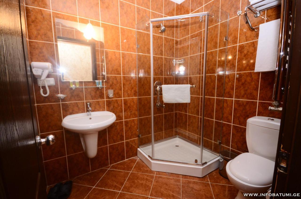 باتومي Hotel Istanbul المظهر الخارجي الصورة