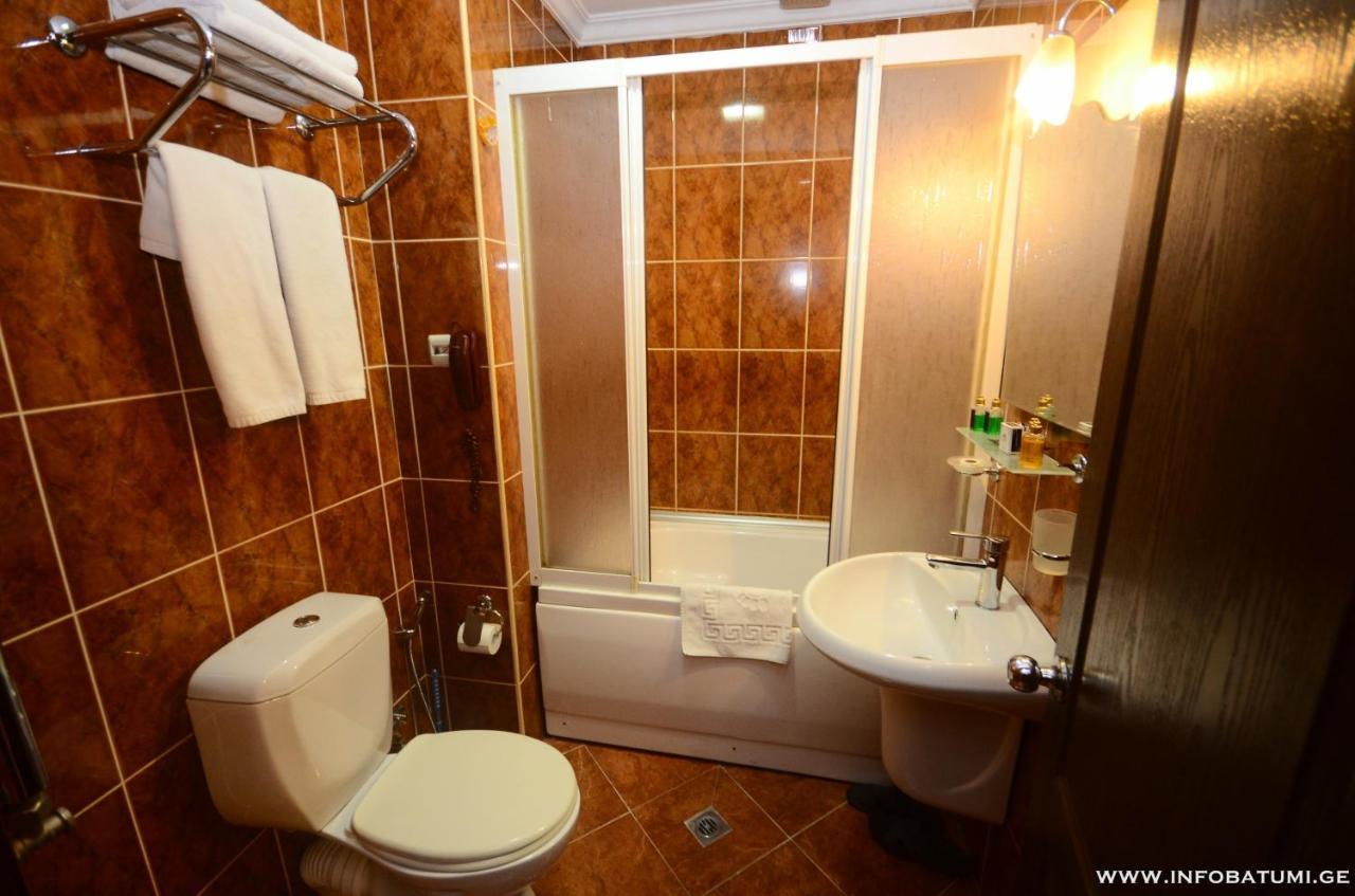 باتومي Hotel Istanbul المظهر الخارجي الصورة