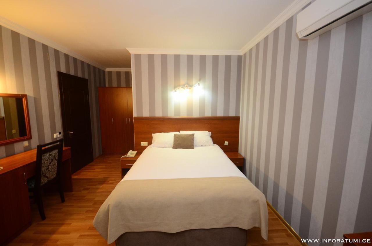باتومي Hotel Istanbul المظهر الخارجي الصورة