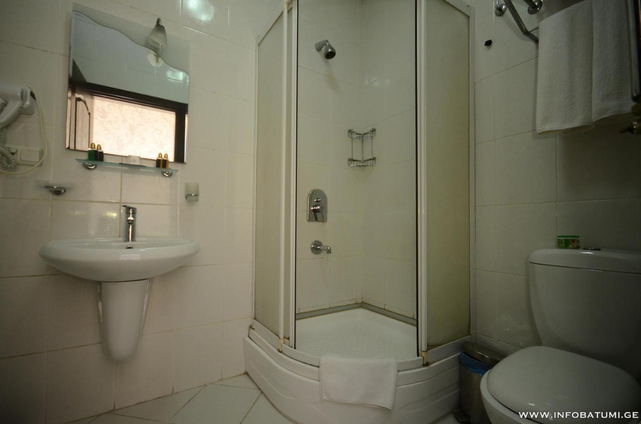 باتومي Hotel Istanbul المظهر الخارجي الصورة