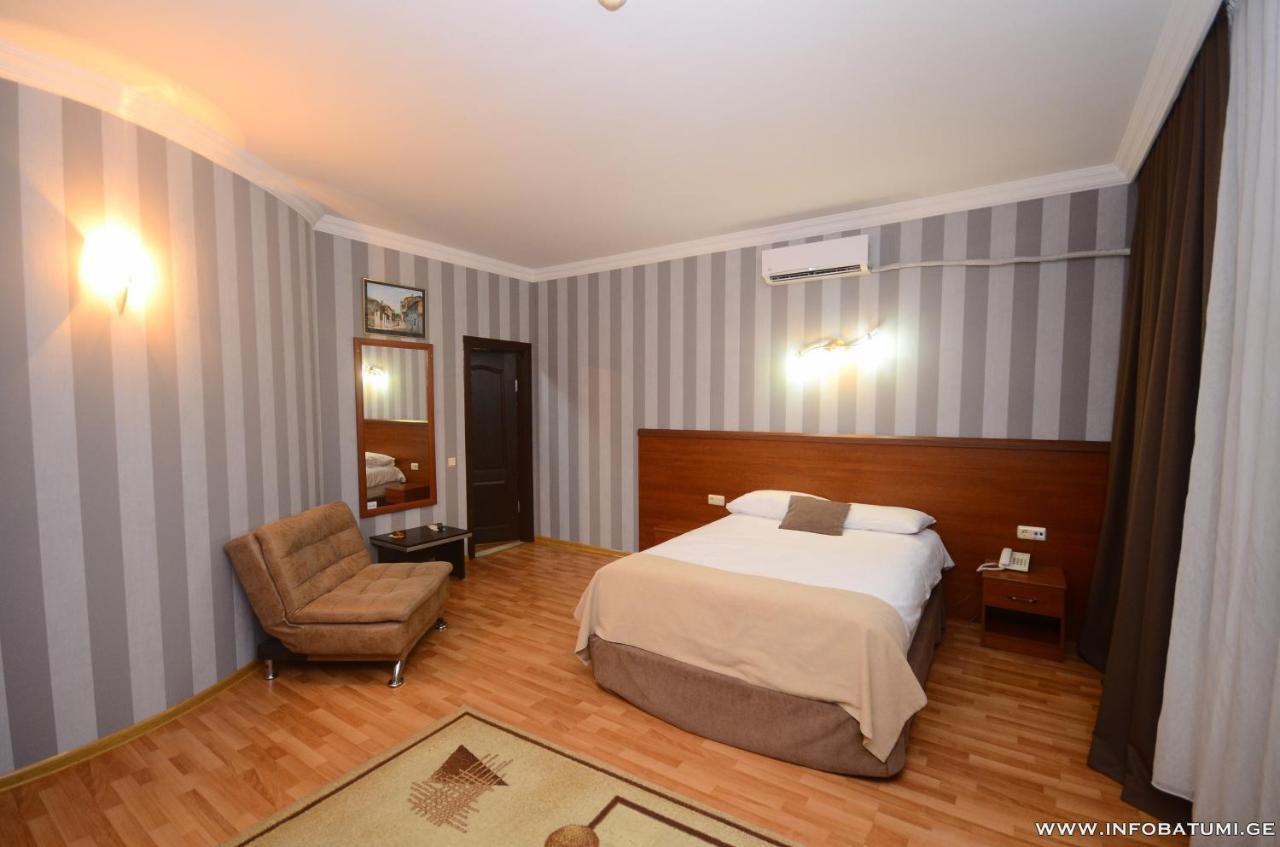 باتومي Hotel Istanbul المظهر الخارجي الصورة