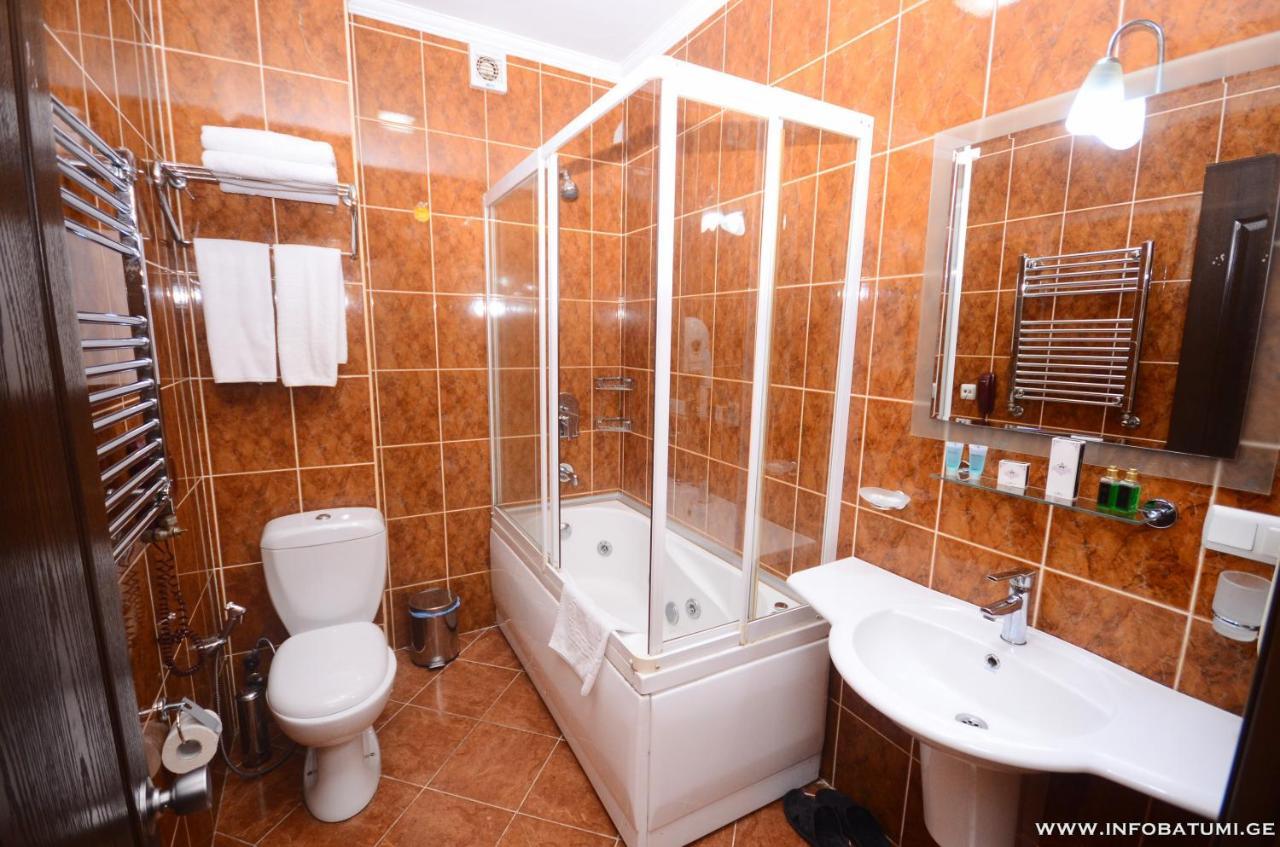 باتومي Hotel Istanbul المظهر الخارجي الصورة