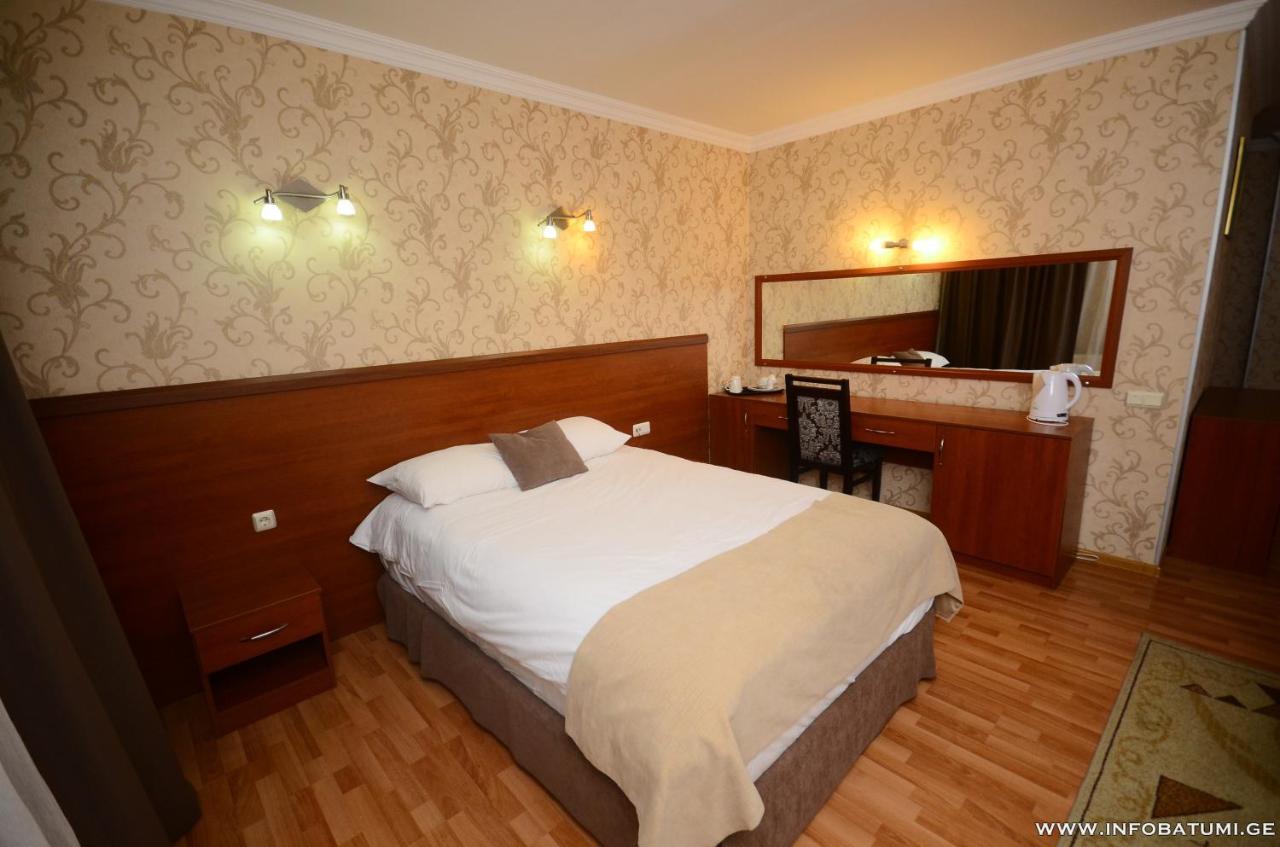 باتومي Hotel Istanbul المظهر الخارجي الصورة